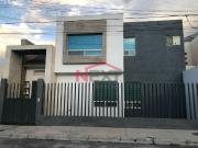 EN VENTA CASA EN FRACCIONAMIENTO LOS REALES