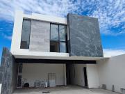 EN VENTA CASA EN LOMAS DEL PEDREGAL SAN LUIS POTOSÍ