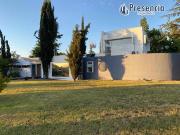 EN VENTA CASA EN PARCELA ESTILO MEDITERRÁNEO CONDOMINIO...