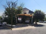 En VENTA CASA 6 o 7 REC en ESQUINA y FRENTE PARQUE Col...