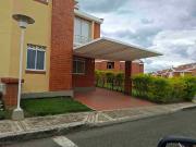 En venta casa esquinera Conjunto cerrado Sendero de...