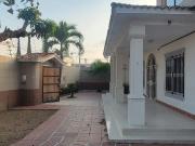 En venta casa esquinera ubicada en el Tornero, sector...