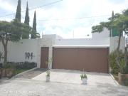 EN VENTA CASA ESTILO MEXICANO 3 RECÁMARAS OFICINA CHIMENEA