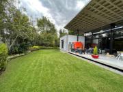 EN VENTA CASA HERMOSA MODERNA EN CUMBAYA SECTOR AUQUI CHICO