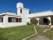 EN VENTA CASA IMPECABLE EN SIQUIMAN CON PILETA Y VISTA A...