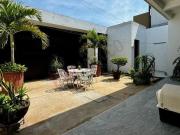 En VENTA casa Minimalista con recámara en planta baja en...