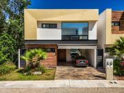 En venta: Casa Moderna en Residencial Valenia, Playa del...