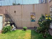 En venta casa muy amplia con jardín Claveria...