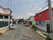 EN VENTA CASA MUY BIEN UBICADA