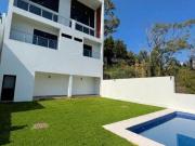 EN VENTA CASA NUEVA CON VISTA PANORÁMICA