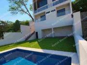 EN VENTA CASA NUEVA CON VISTA PANORÁMICA