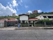 En venta casa para remodelar. Santa Sofía 440M2+4H+S/5B/3E