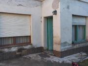 En Venta Casa Pequeña con Galpón