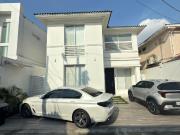 En venta casa remodelada en Las Riberas, primeros Kms....