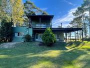 EN VENTA CASA SOBRE LOTE DE 2.000 METROS