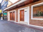 EN VENTA CASA TRES DORMITORIOS CON PATIO, COCHERA Y...