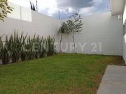 EN VENTA! CASA TRES RECÁMARAS, SALA DE TV. STA....