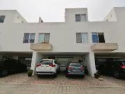 En venta casa ubicada en El Manantial 3 niveles 3 rec VL...