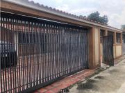 EN VENTA CASA URB. CARLOS DELGADO CHALBAUD EN VENTA CASA URB. CARLOS DELGADO CHALBAUD