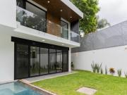 EN VENTA CASA SOLA EN PRIVADA