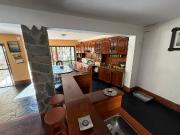En venta casa zona parque, gran fondo, quincho, cochera !