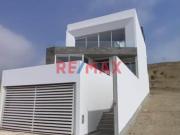 En Venta De Casa De Playa Con Cochera Y Piscina En...