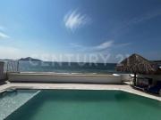 En Venta Departamento a pie de playa con vista a la bahia