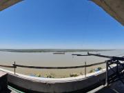 EN VENTA Depto 1 dorm vista al río y balcón en barrio...