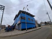 EN VENTA – EDIFICIO EN ESQUINA, DE 3 PISOS CON USO...