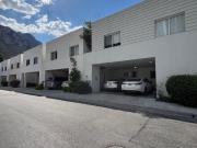 En Venta en Casa Ventanas a la Huasteca, 4 recamaras,...