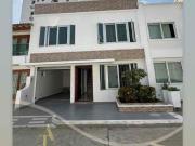 EN VENTA ESPECTACULAR CASA EN MANGA