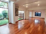 EN VENTA ESPECTACULAR CASA EN MARIANO ODICIO MIRAFLORES