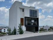 En VENTA | Espectacular casa en privada con Casa Club,...