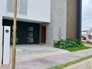 EN VENTA EXCELENTE PROPIEDAD RESIDENCIAL CON 5 RECAMARAS...