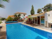 En venta: Excepcional villa con establos para caballos,...