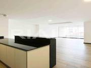 En venta exclusivo departamento nuevo con balcón, sector...