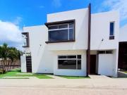 En venta | Hermosa casa al sur de Manta – Urbanización...