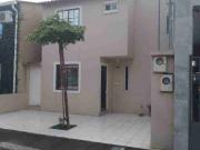 EN VENTA – HERMOSA CASA DE 2 PLANTAS EN VILLA DEL REY –...