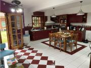 EN VENTA HERMOSA CASA DE 3 DORMITORIOS CON COCHERA,...