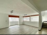 En Venta Hermosa casa de tres niveles, con excelente...