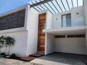 EN VENTA HERMOSA CASA EN DELICIAS