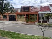 EN VENTA HERMOSA CASA EN MANDALAY AV AMERICAS!