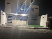 EN VENTA HERMOSA CASA EN PRIVADA PRIVANZA