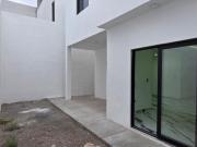 EN VENTA HERMOSA CASA EN ZONA BALBOA POR UACH NORTE...