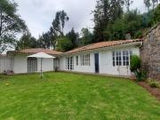 ¡EN VENTA! Hermosa casa tipo campestre en la exclusiva...
