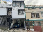 EN VENTA HERMOSA CASA VEHICULAR FUSAGASUGA 3 NIVELES