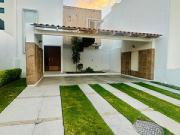 En Venta. Hermosa Residencia En Oportunidad. Villas...