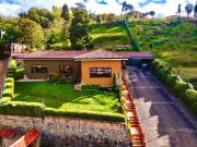 En Venta Lujosa Casa en Sayausi