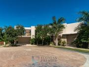 EN VENTA LUJOSA RESIDENCIA EN PRIVADA TUMIN EN YUCATAN...