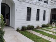 En venta lujosa y moderna casa de estreno en Ciudad...